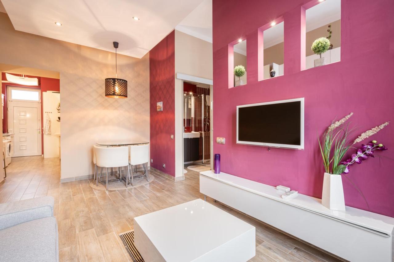 Pink Secrets Apartment Budapest Bagian luar foto